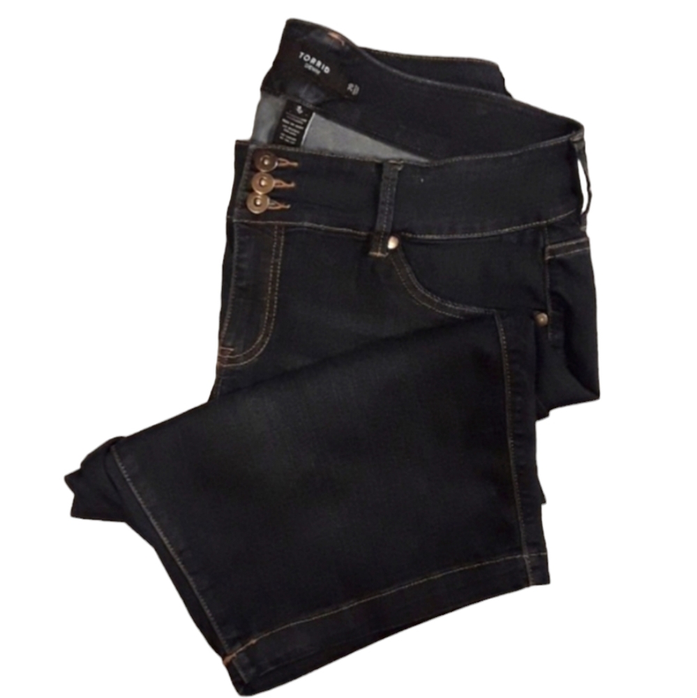 Torrid Capri Jean Shorts with Stretch. Women's Plus Size: Waist 20x11 Inseam.